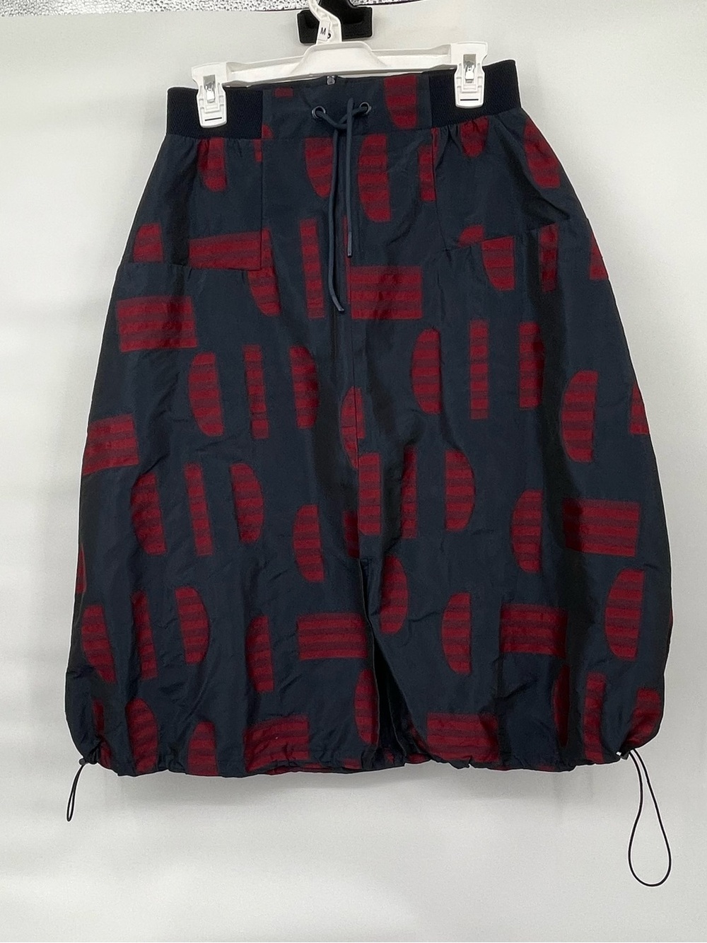 Ever Sassy NWT red and navy geometric parachute bubble skirt